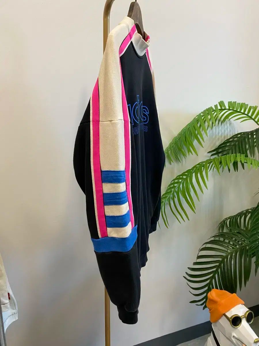 再版 トレーナー