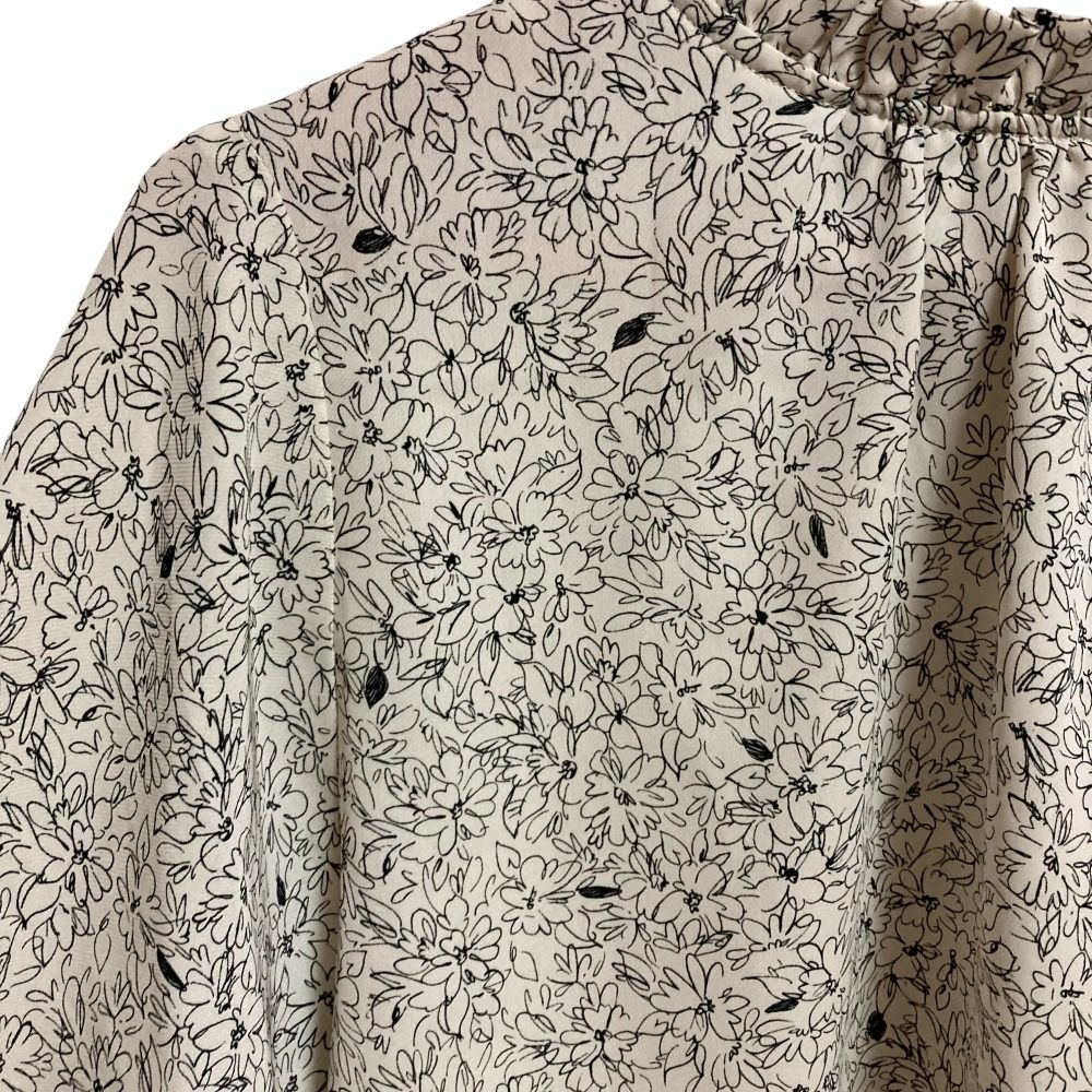 美品 24AW TIARA ティアラ フラワーカーテンプリントフリルネックブラウス アイボリー レディース 古着 中古 美品 24AW TIARA ティアラ フラワーカーテンプリントフリル