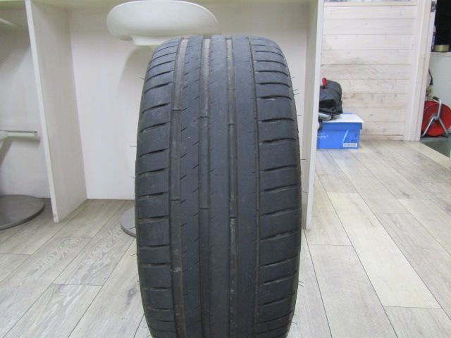 【金崎様専用】ミシュラン　パイロットスポーツ4S　フェラーリ承認タイヤ　245/35R20（港北店）