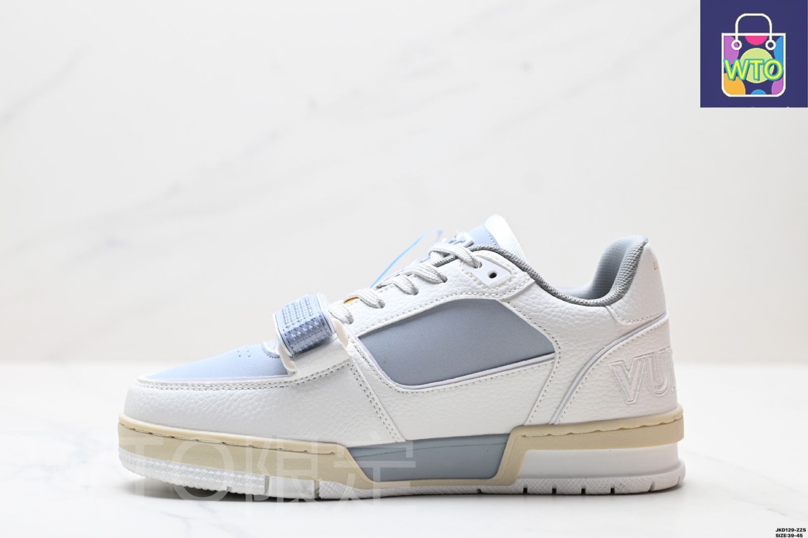 新品のLVルイ・ヴィトン Louis Vuitton Trainer スニーカー ロー
