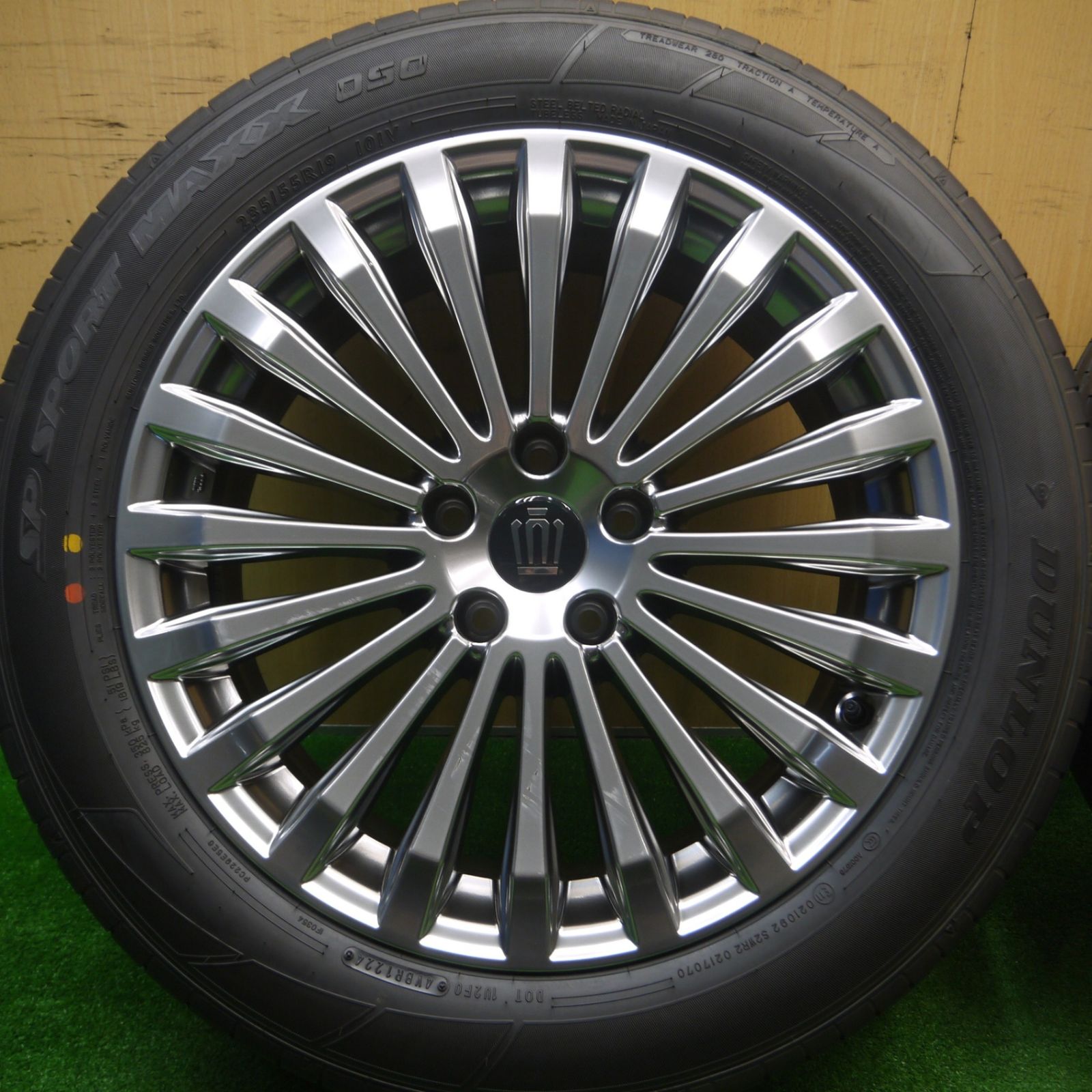 新車外し 24年 トヨタ 30系 クラウン セダン 純正 235 55R19 ダンロップ SPスポーツマックス 050 PCD120 5H 4100103Hノ