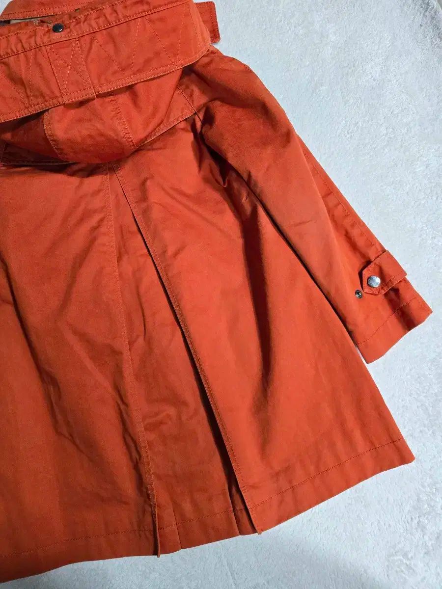 マウンテンパーカー BURBERRY 未使用級 L相当】BURBERRY