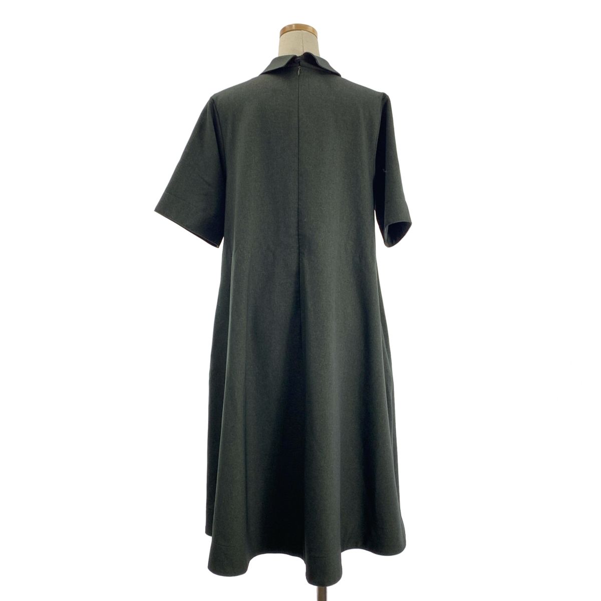 foufou プリミティブシャツカラーワンピース Mサイズ ※ボタンに注意 foufou プリミティブシャツカラーワンピース Mサイズ ※ボタンに注意