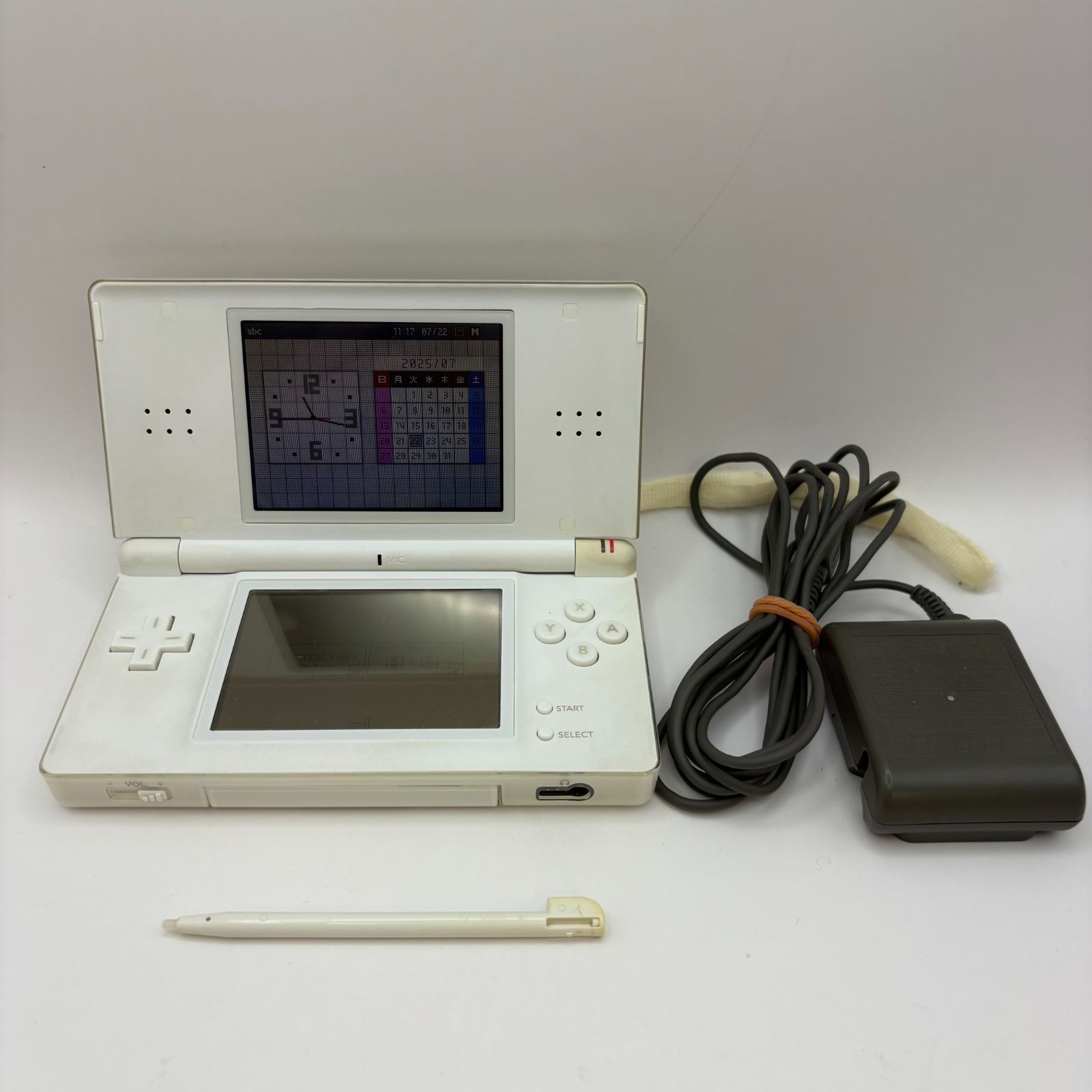 任天堂 DSi LLホワイト 本体 ACアダプター付き ニンテンドーDSホワイト 本体 充電ケーブル付き ニンテンドーDS Lite