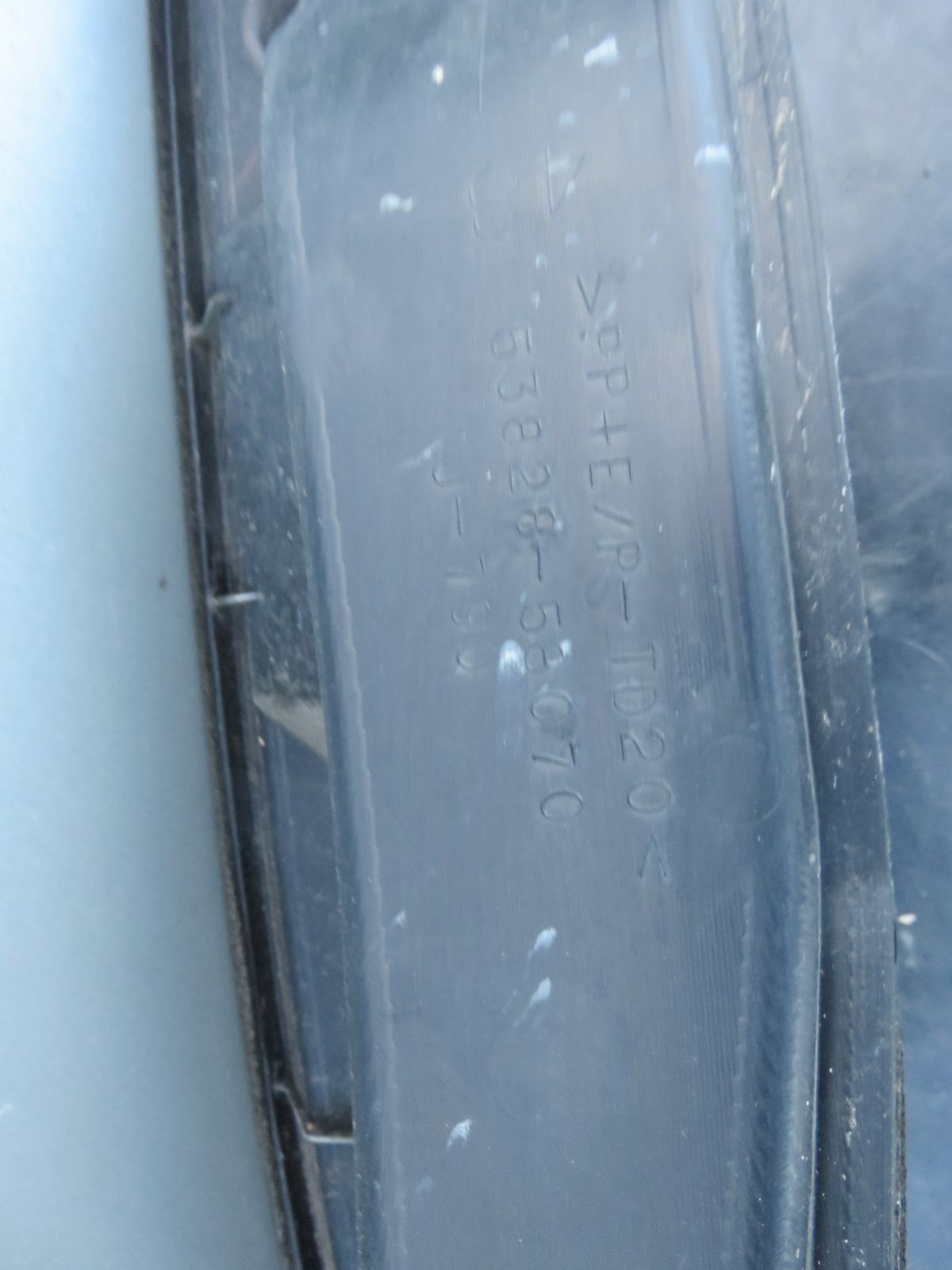 フロントフェンダー 左前