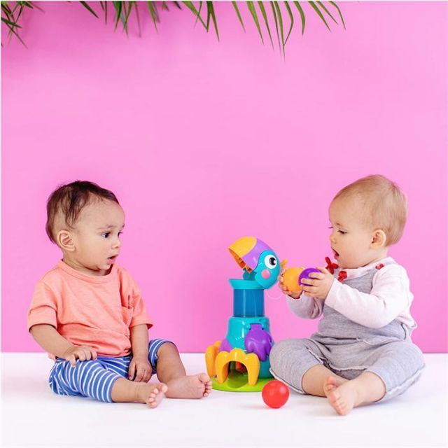 M Kids2 Bright Starts 10352 フリップフラップ・トゥーカン キッズツー ブライトスターツ 音楽 音がなる ボール付き 赤ちゃん ベビー 6ヶ月 知育玩具 教育 出産祝い 室内遊び ギフト プレゼント 誕