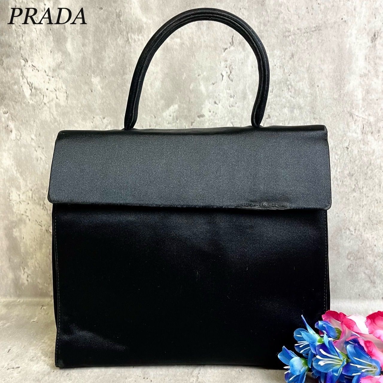 ✨良品✨ PRADA プラダ ハンドバッグ トートバッグ パーティー ロゴプレート フォーマル ロゴ型押し 総柄 ゴールド金具 サテン ハンドバッグ  レディース ブラック 黒色 - メルカリ