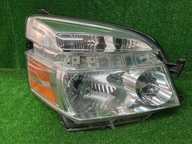 トヨタ AZR60/65 ヴォクシー 後期 右ヘッドライト HID 28-183 V1 レベ付 バラスト付 241028216