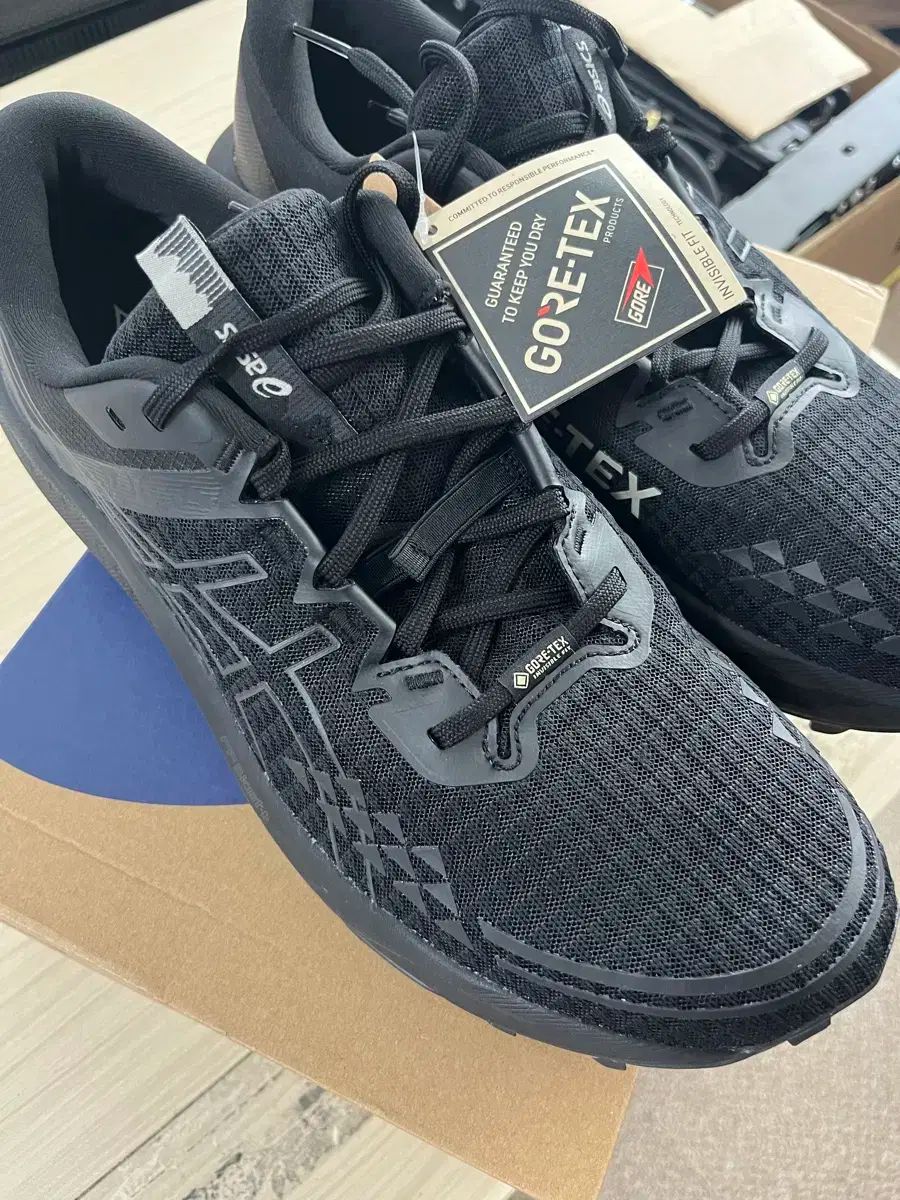 Asics アシックス ゲル トラブコ 13 gtx 300 サイズ