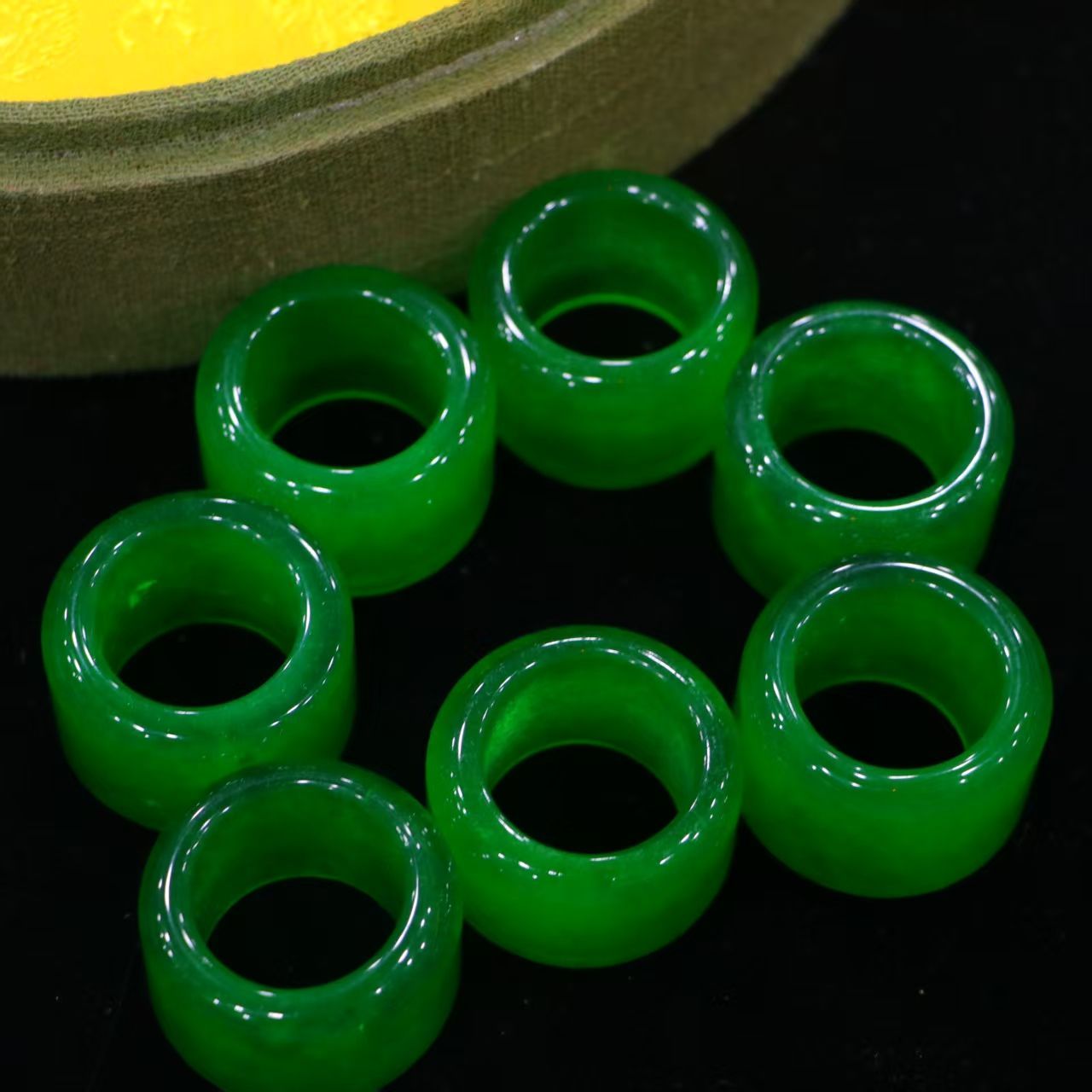 記念品 清代 宮廷御蔵 髙氷翡翠彫 指輪 アクセサリ 置物 時代物 旧家蔵岀し 唐物 中国古 R092607