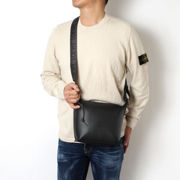 美品　ロエベ 25SSモデル ロエベ LOEWE メンズ CUBI CROSSBODY SMALL