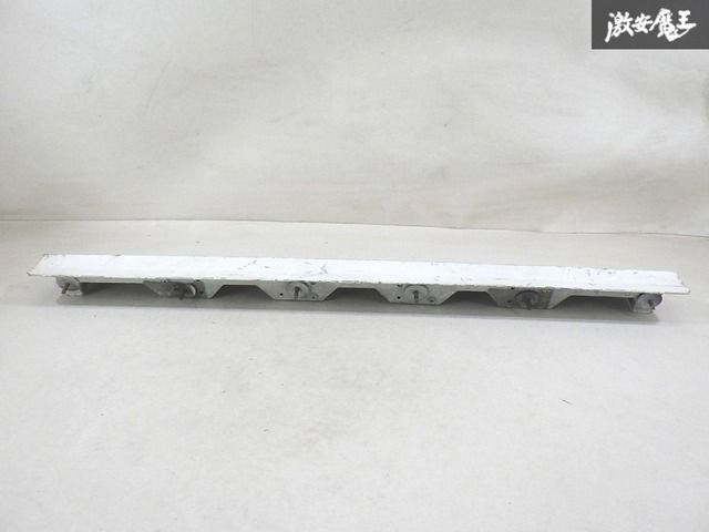 スカイライン　R31  ガーニッシュ フィニッシャー　白　※フォロー割OK 割れなし！】 日産 純正 HR31 R31 スカイライン リア