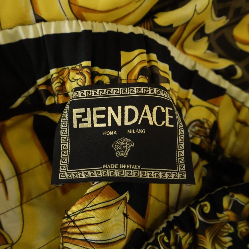 FENDI × VERSACE / ショートパンツ/46/ナイロン/BLK/無地/FB0786 AJN3 FENDI (フェンディ) ×VERSACE FENDACE LOGO SHORTS ヴェルサーチ