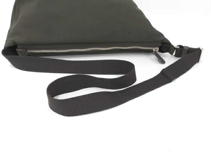 THE ROW ショルダーバッグ ナイロンキャンバス カーキ - メルカリ 