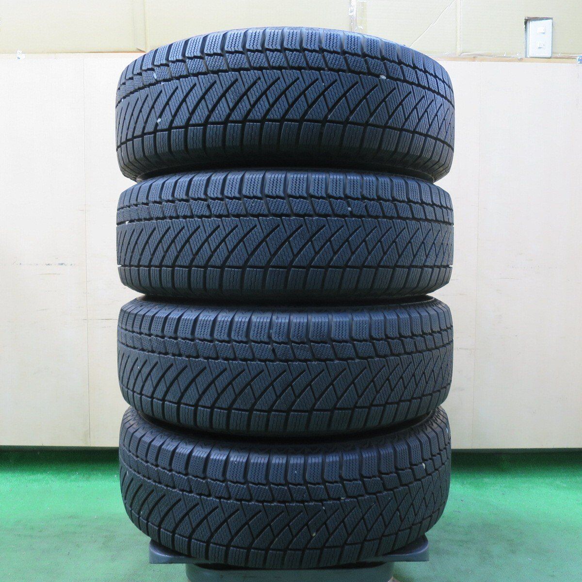 正規品激安大集合！ 超バリ溝 9.5分以上 トヨタ ノア ヴォクシー 純正 スチール 195 65R15 スタッドレス コンチネンタル コンチバイキング コンタクト6 15インチ PCD114.3 5H 5022709イス