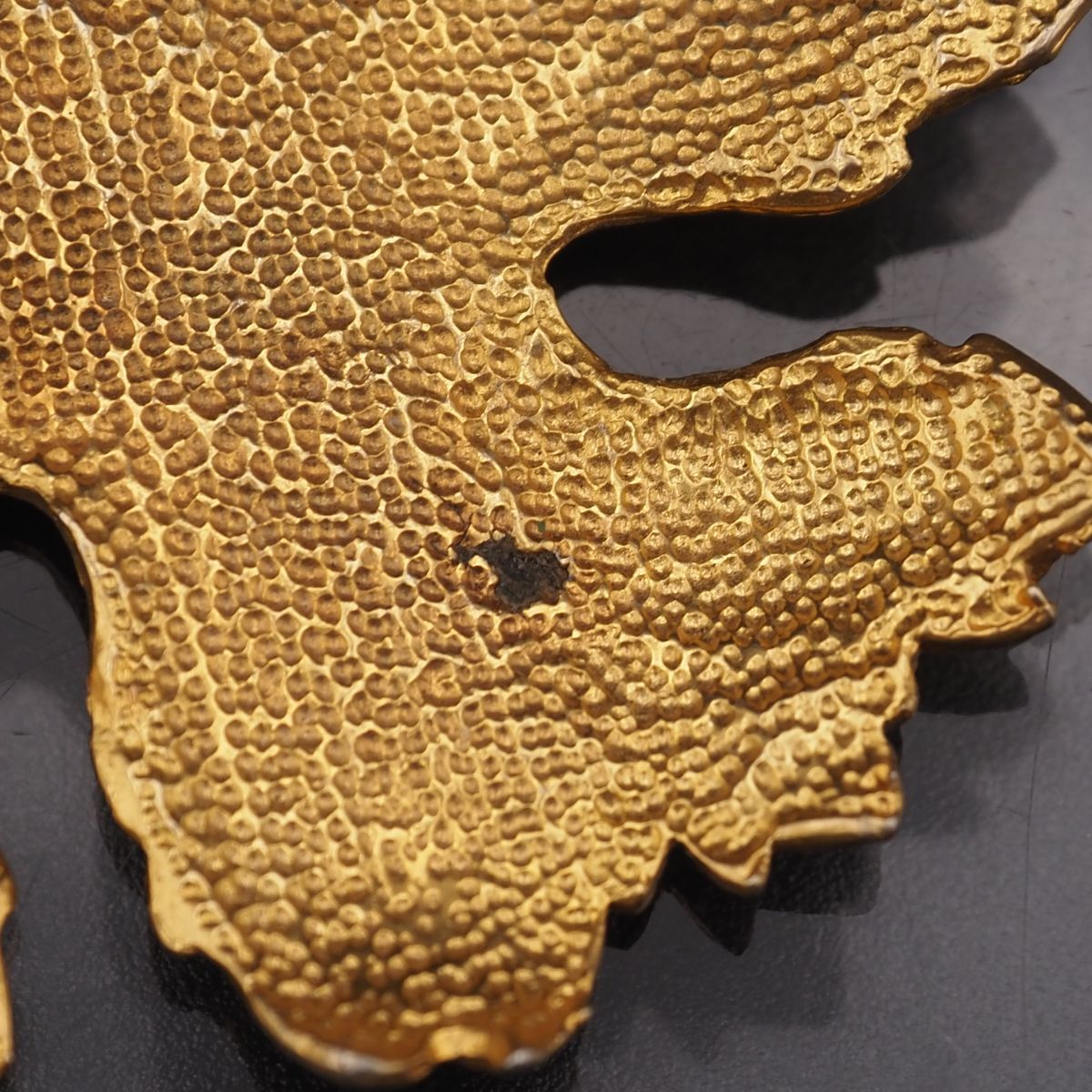 G252 KENZO ケンゾー ブローチ 大ぶり リーフ ゴールド デザイン