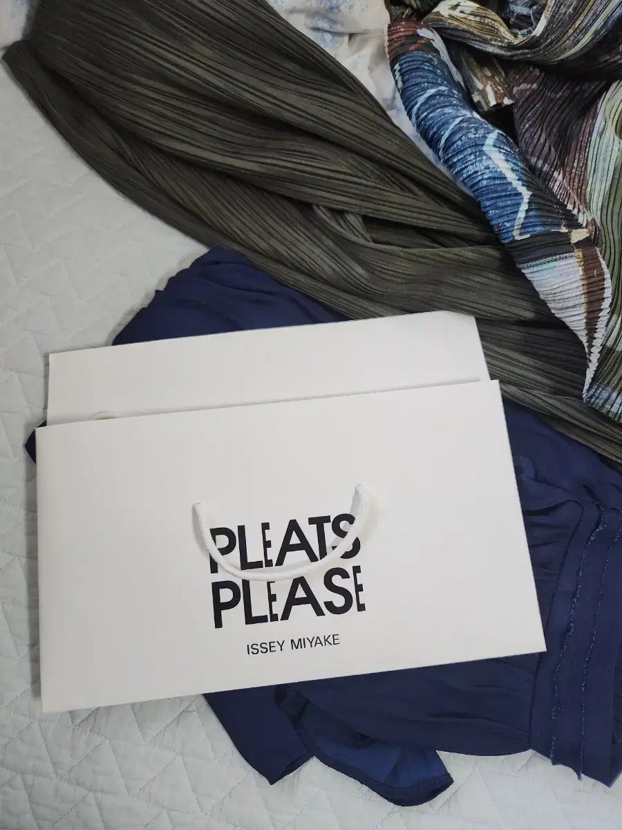 MIYAKE イッセイミヤケ