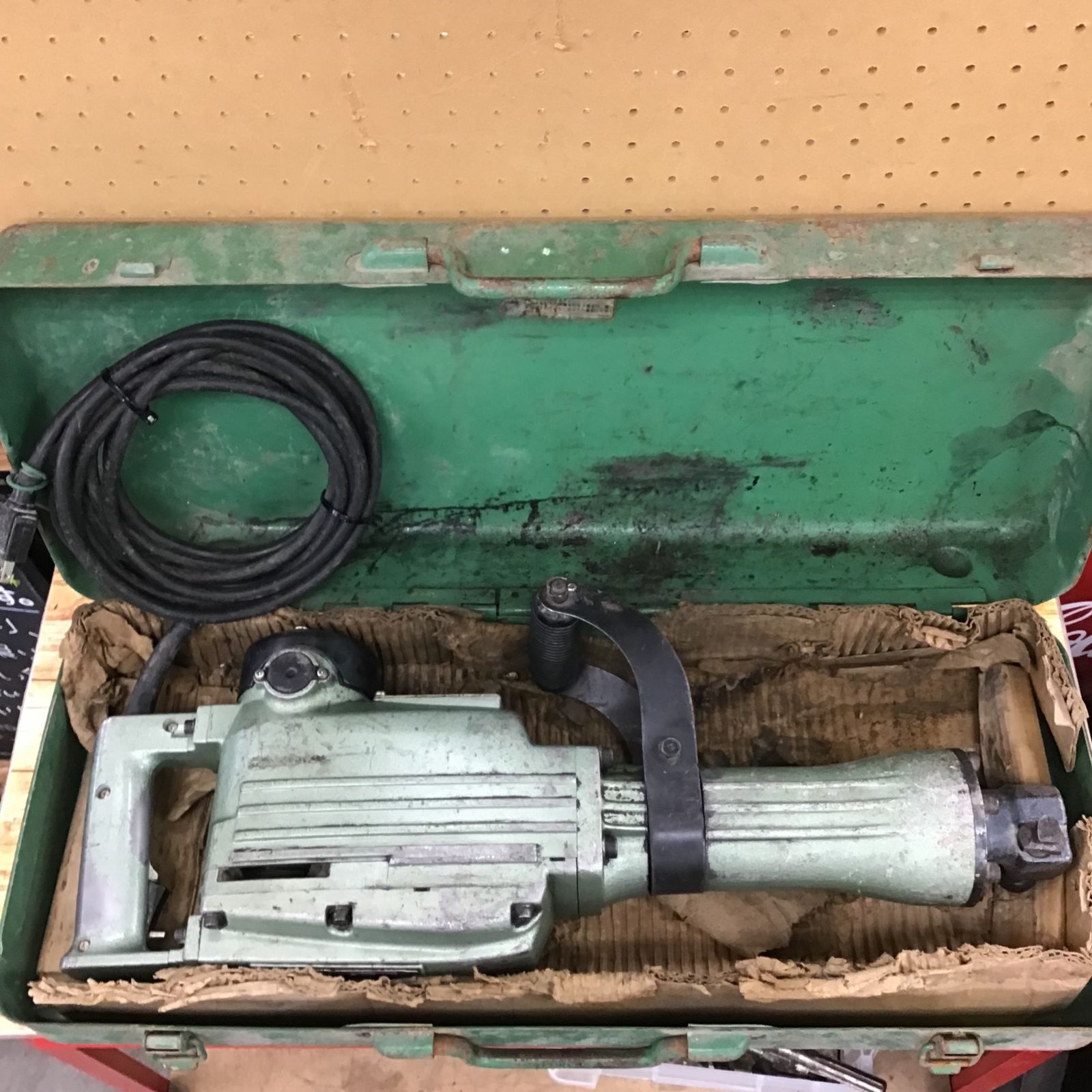 日立工機 電動ハンマー PH-40F 動作品 ケース付き 電動工具 大工道具 器具 ハツリ 解体作業 ハンマ 中古品 KH10-HT 中古 HITACHI 日立工機 100V 電動ハンマー PH40F