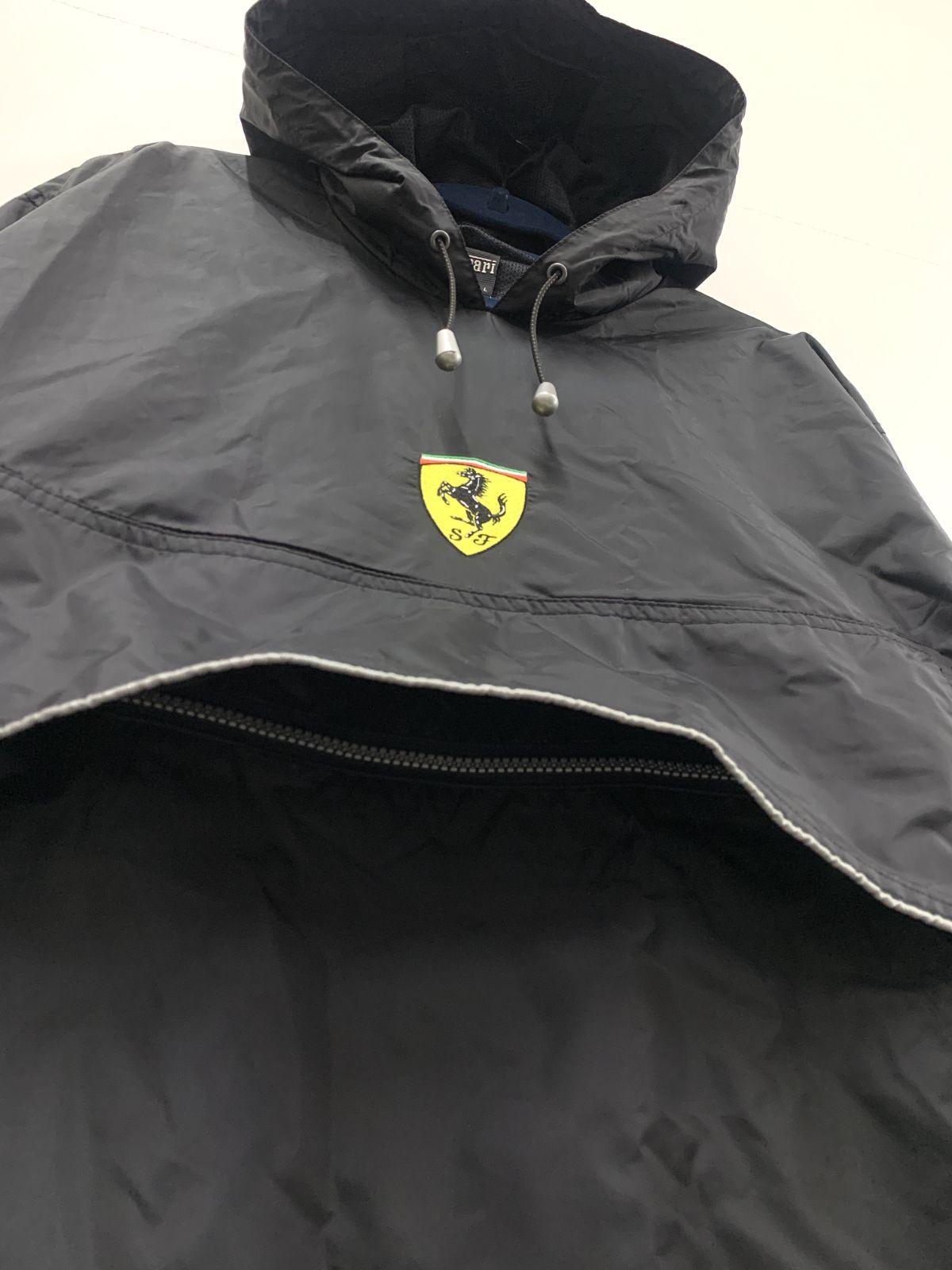 ◯Ferrari ナイロンジャケット 黒 プーマ PUMA x フェラーリ FERRARI ナイロン ジャケット 裏地