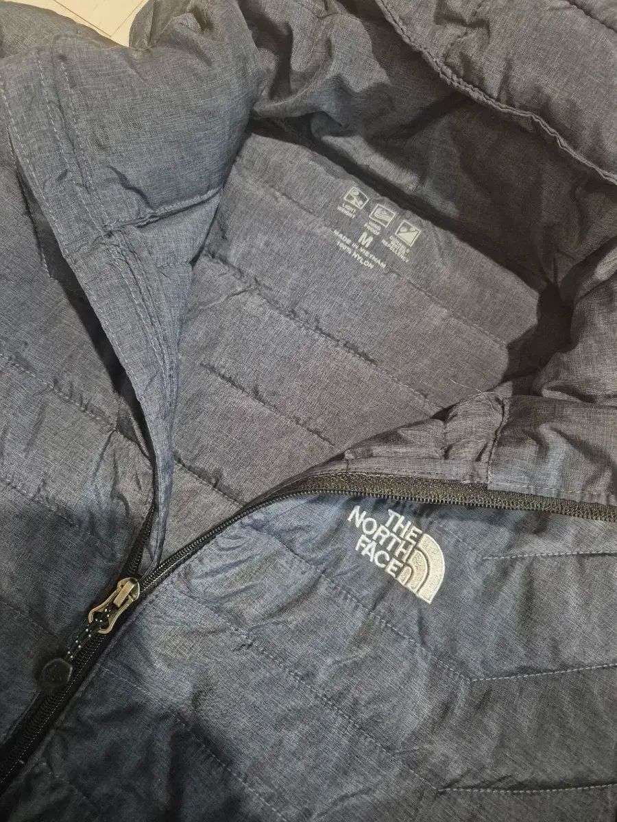 THE NORTH FACE ザノースフェイス メンズ フード付きパッド入りジャンパー