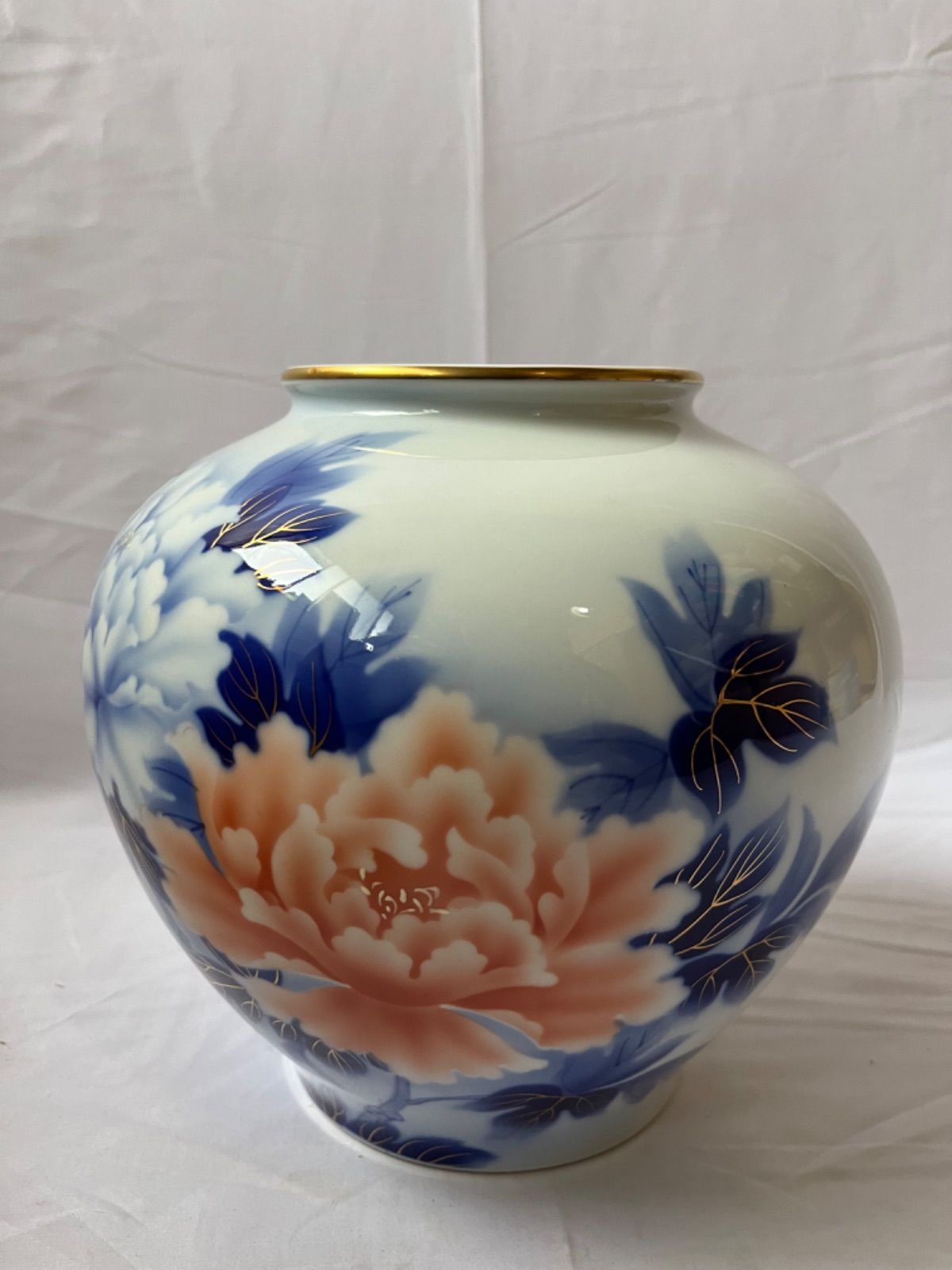 美品】美術有田焼 宮内庁御用達 深川製磁 花瓶 共箱入 - メルカリ