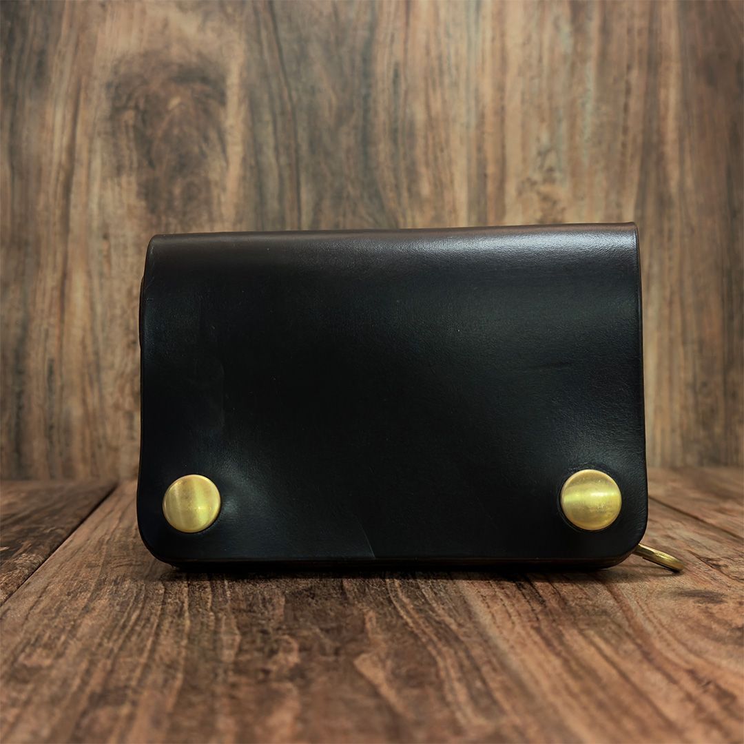 クロムエクセル 茶芯ブラックのショートトラッカーウォレット｜革の質感を楽しむ ｜TWS03-BCE-01