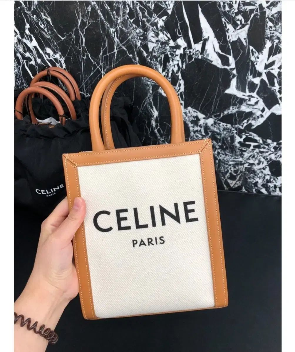 Celine セリーヌ バーティカル カバス バッグ ミニ です