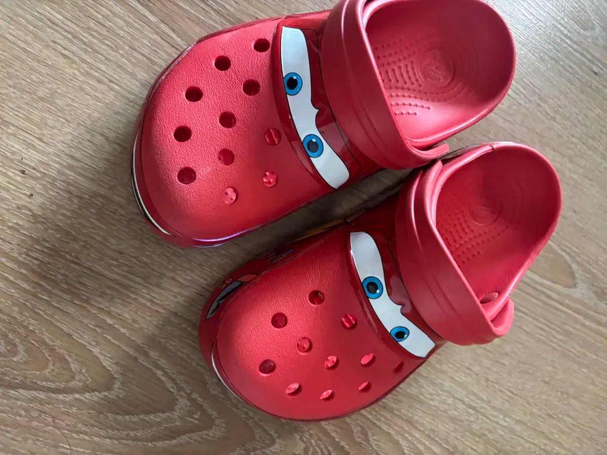crocs クロックス カー クラシック klogg クロッグ ライトニング alexander mcqueen アレキサンダーマックイーン
