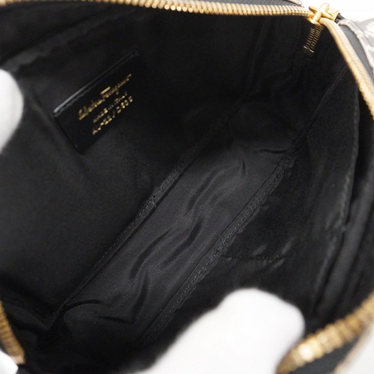 ☆SALE【5ib2561-h】サルヴァトーレフェラガモ ポーチ ガンチーニ  