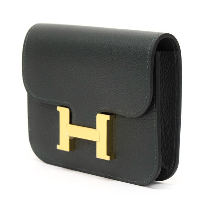 【Nランク】 エルメス HERMES コンスタンス スリム ヴェルソ エバーカラー (レザー) GD金具 W刻印 (2024年) ミディアムウォレット かぶせ蓋 コンパクトウォレット ミニ財布 レディース メンズ ヴェールフォンセ (グリーン) / ヴェールモワイヤン (グリーン)  中古 mbm27006 エルメス HERMES コンスタンス スリム ヴェルソ エバーカラー (レザー