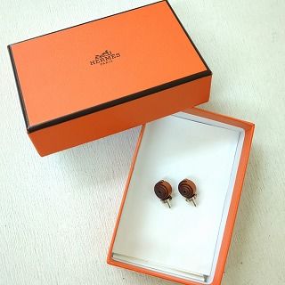 HERMES エルメス ヨヨ バレザー ピアス ブラウン シルバーカラー HERMES エルメス ヨヨ バレザー ピアス ブラウン シルバーカラー