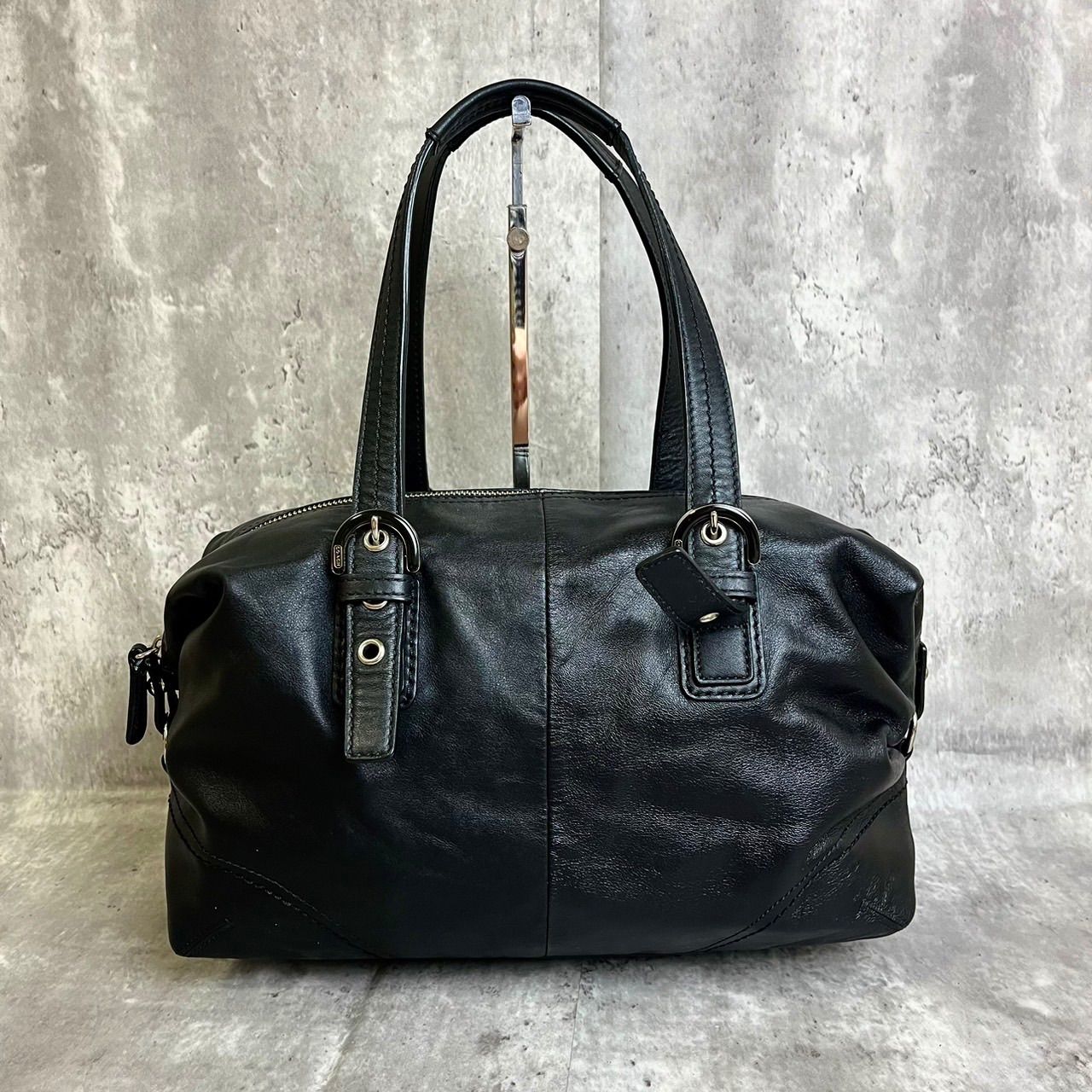 ✨極美品✨COACH コーチ ミニボストンバッグ ハンドバッグ トートバッグ バックル シルバー金具 A4収納 チャーム ロゴ型押し カーフレザー  レディース ブラック 黒色 - メルカリ