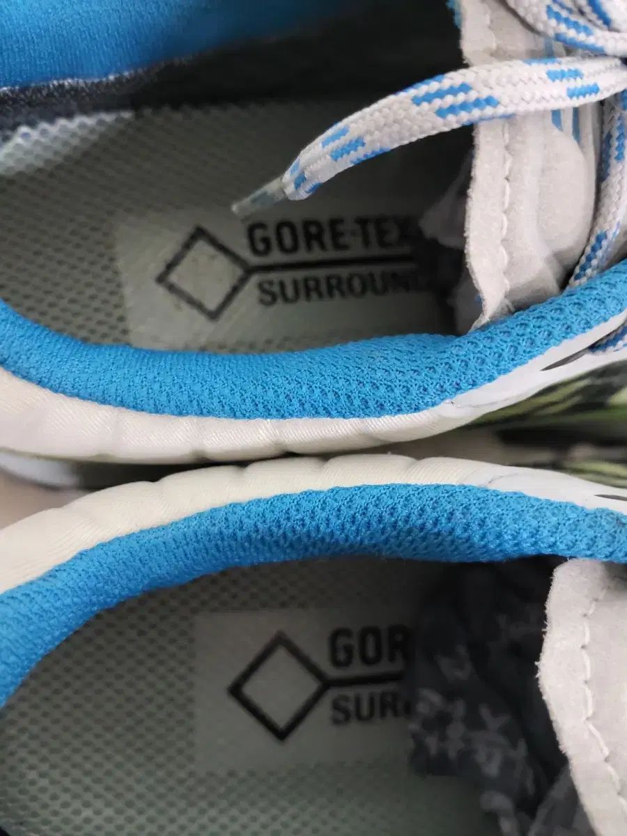 トレッキングシューズ 240サイズ