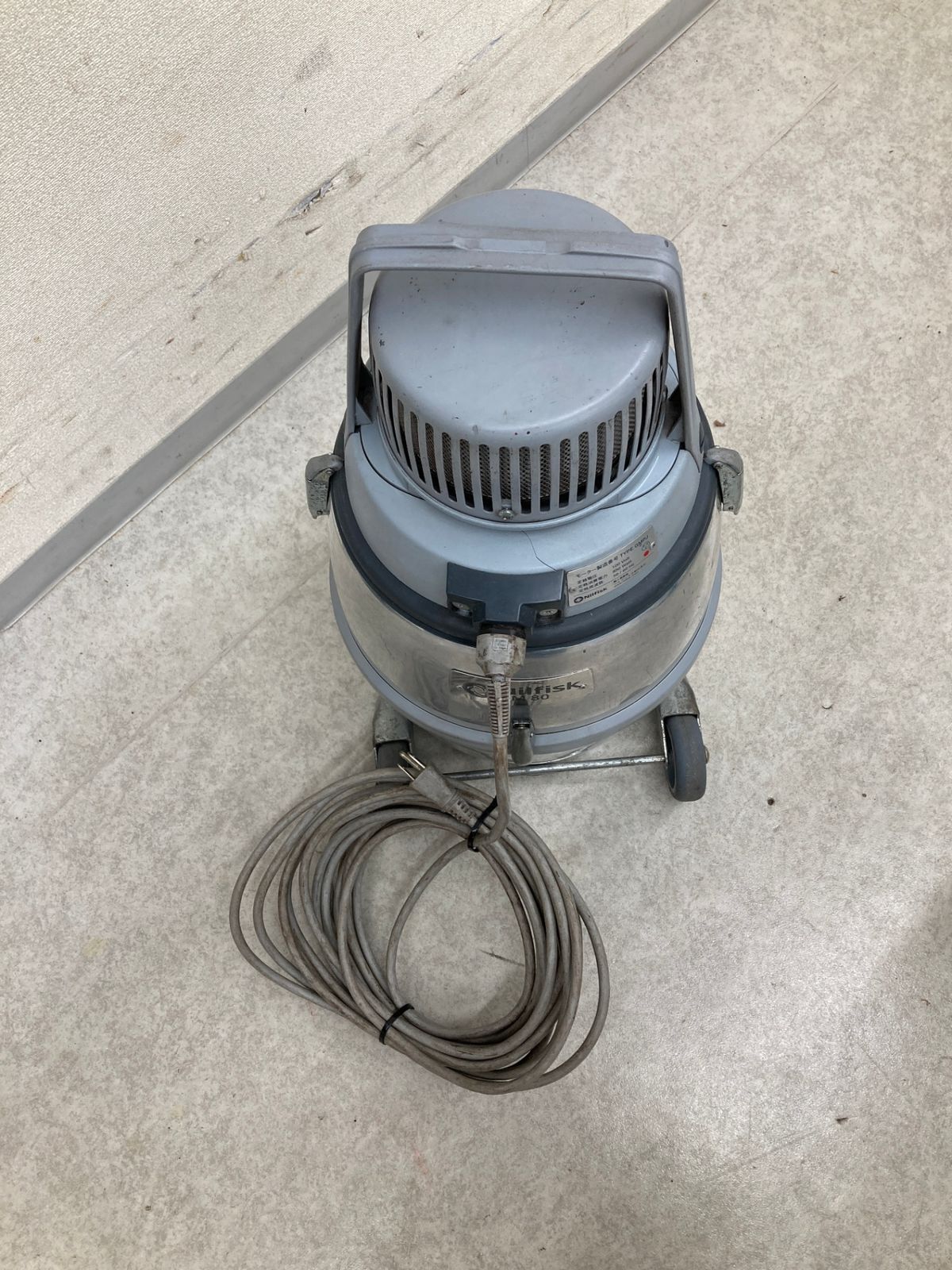 中古品】【0921】Nilfisk ニルフィスク GM-80 Vacuum 掃除機