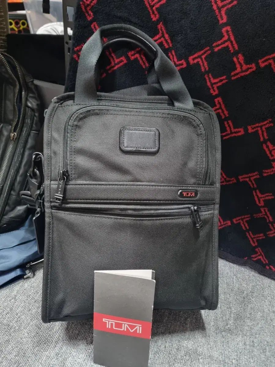 Tumi(トゥミ) ミディアム クロスバッグ TUMI＞JARVIS ミディアム