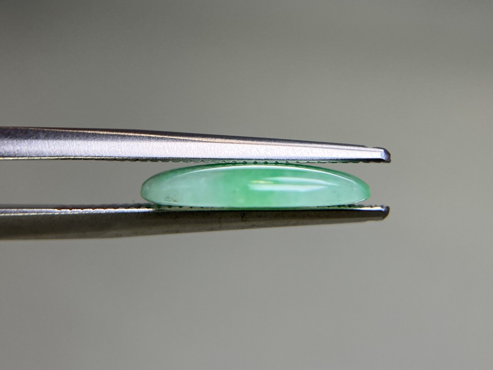 ヒスイ 翡翠 天然 3.055ct 宝石ソーティング付き 13.0㎜×9.6㎜×2.2  