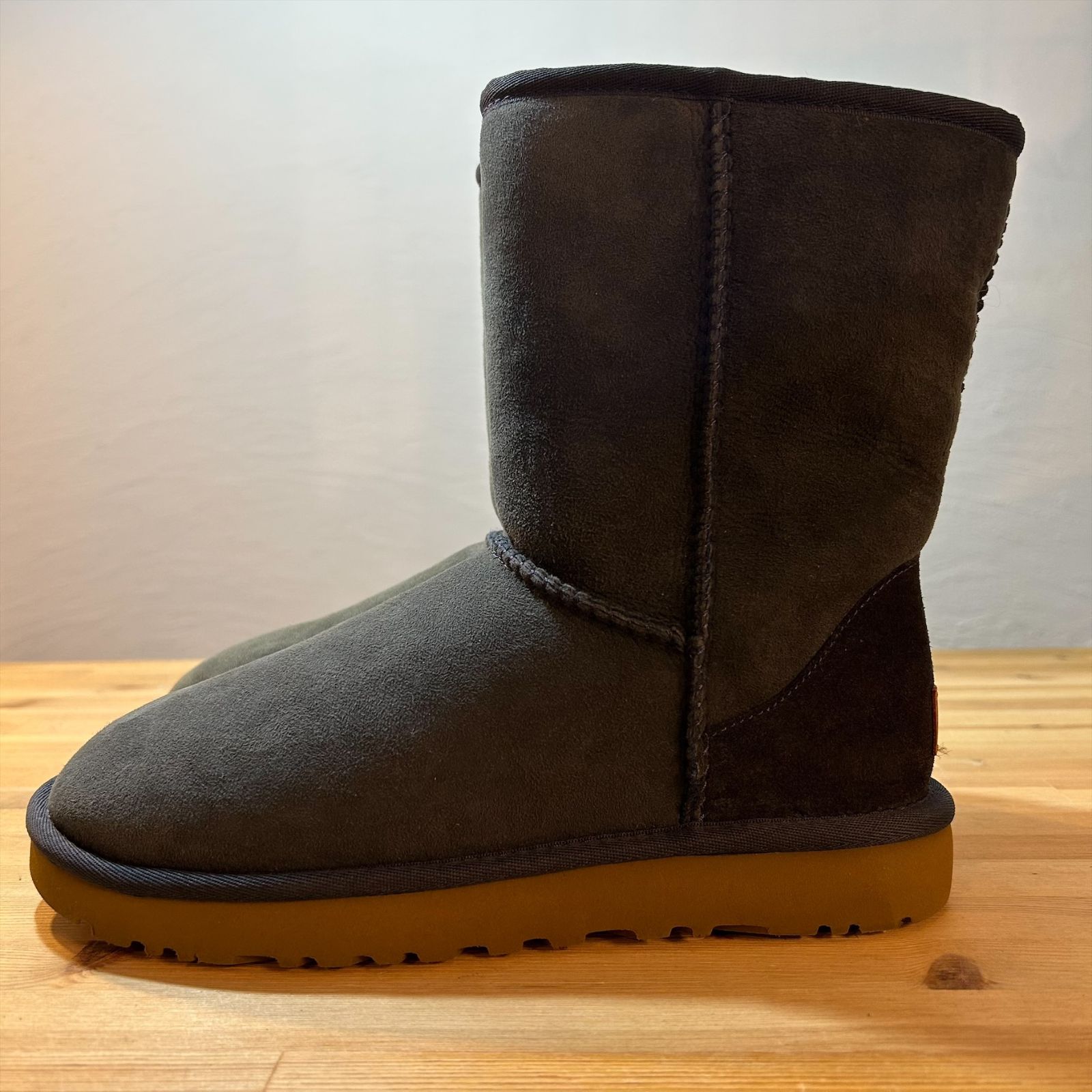 訳アリ商品] UGG アグ クラシックショート ネイビー US7 24㎝ [35-0044