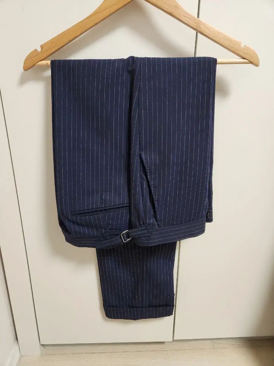 スーツ