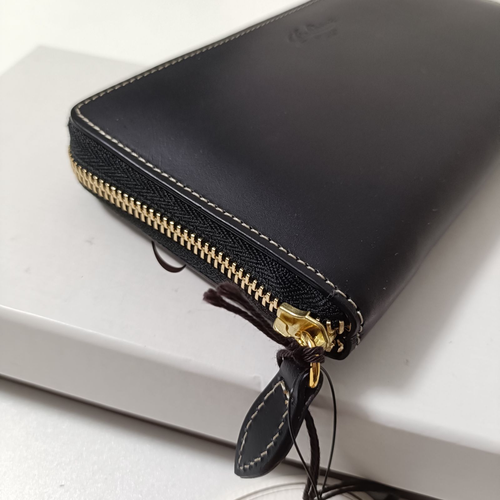 新品未使用ボルドリーニ セレリア レザー ラウンドファスナー長 新品未使用ボルドリーニ セレリア レザー ラウンドファスナー長