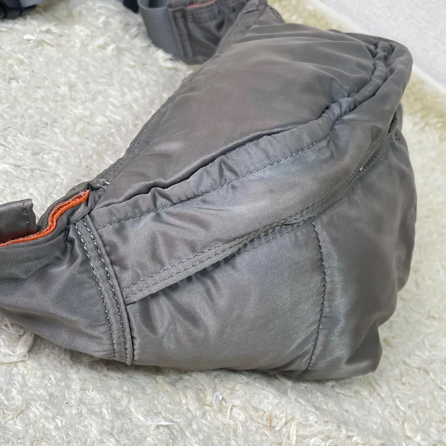 PORTERのボディバッグ/ウエストポーチを使った人気ファッション