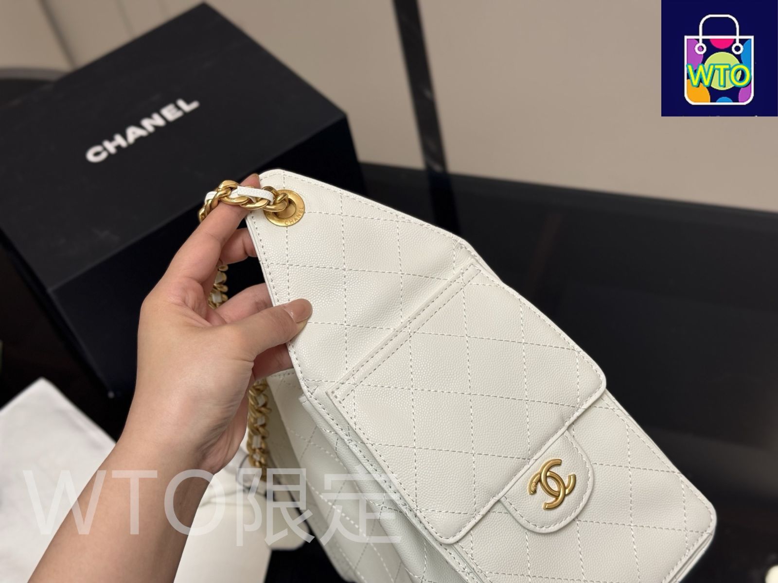 クールなデザイン♪【CHANEL】25P レザーウエストバッグ 最新作 クールなデザイン♪【CHANEL】25P レザーウエストバッグ 最新作