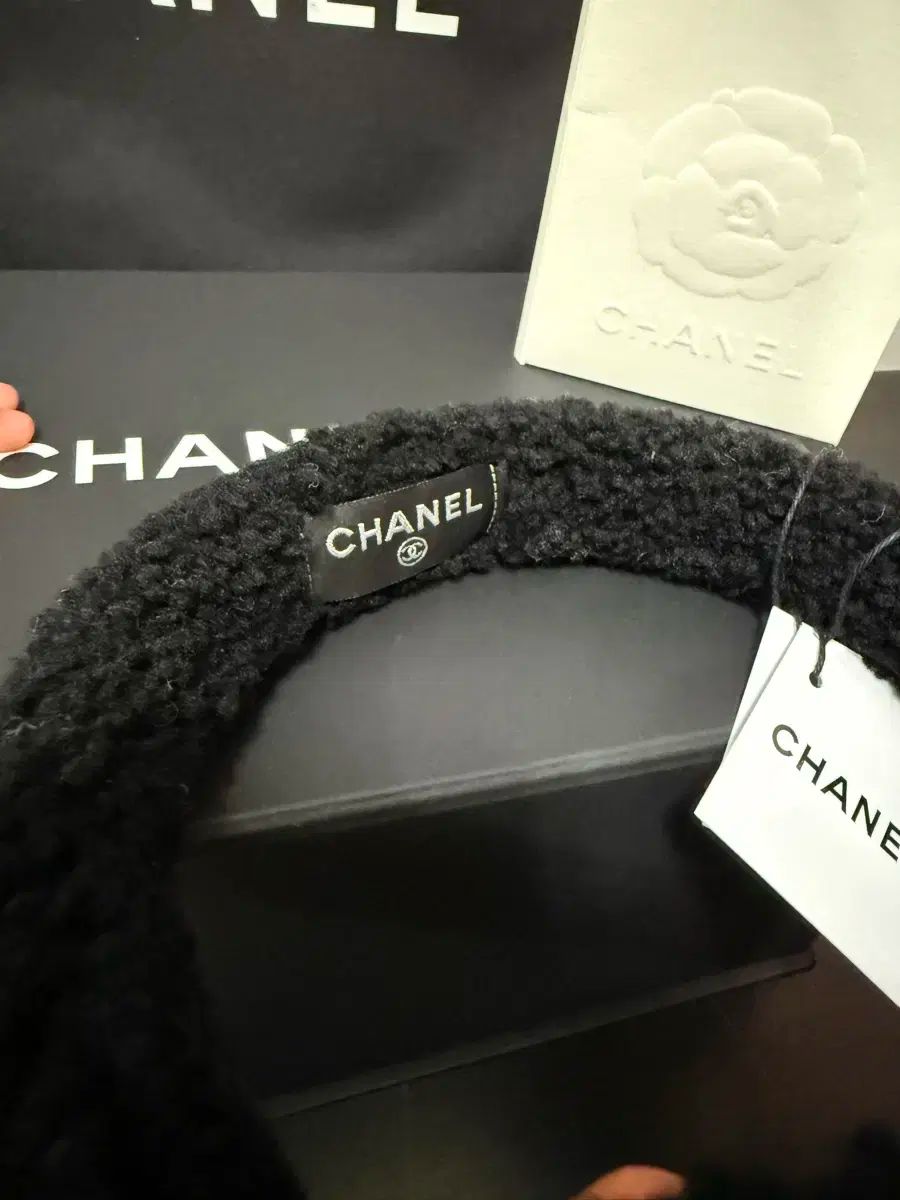  CHANEL シャネル イヤーマフ 25 b その他 アクセサリー