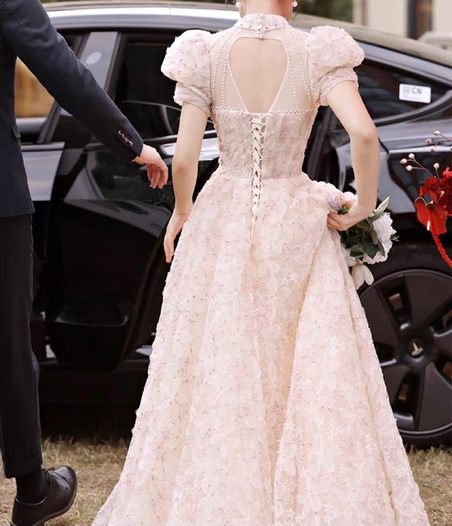 花柄にパフスリーブがオシャレで イブニングドレス