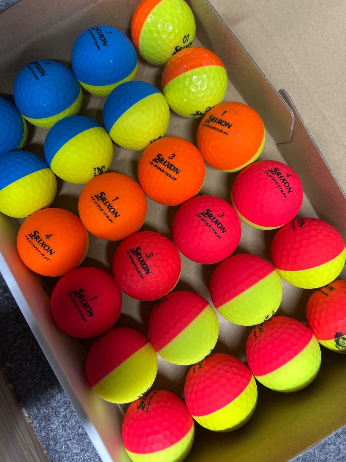 ダンロップ SRIXON Q-STARシリーズ（カラー混合）24球【品質~混合】