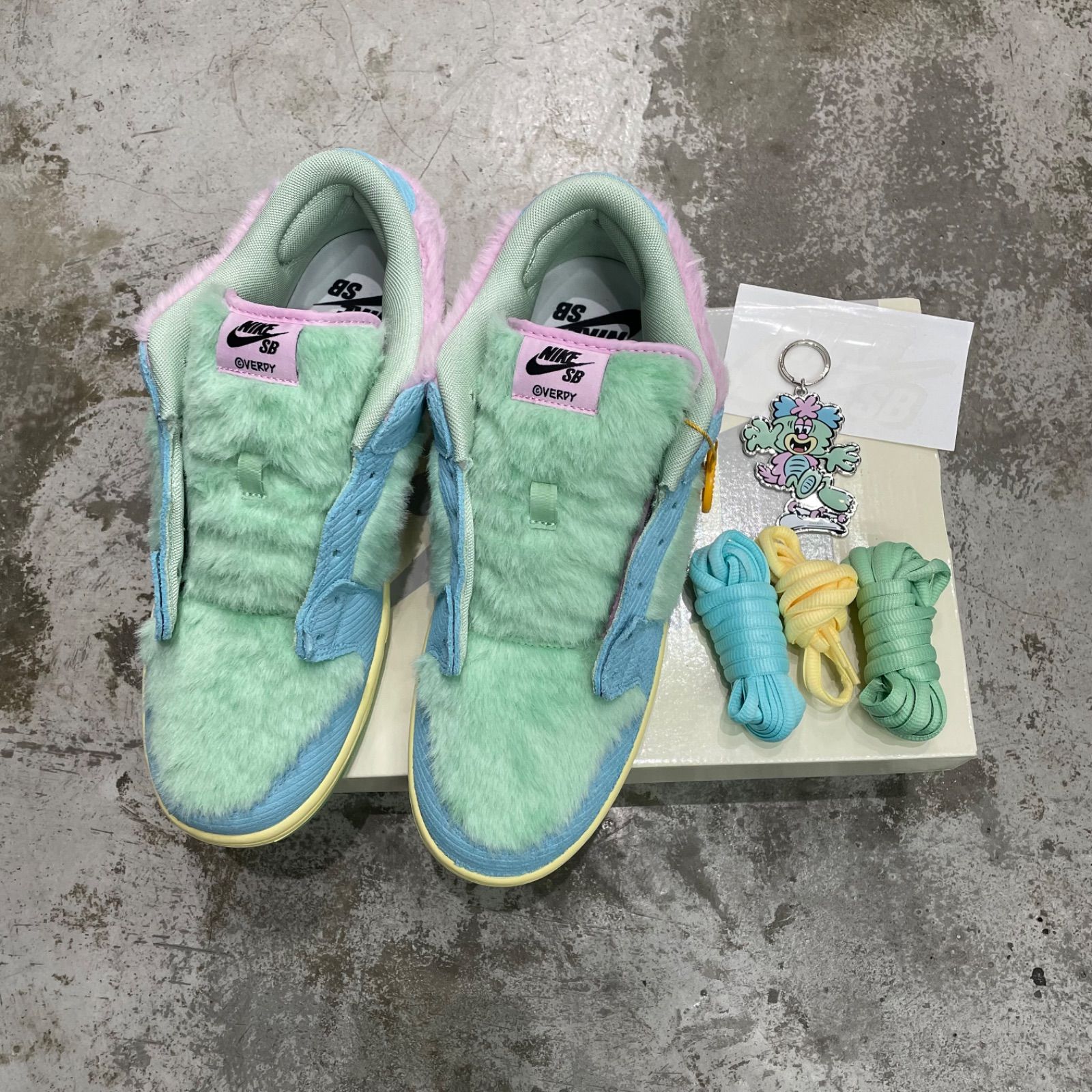 VERDY NIKE SB Dunk Low Pro QS コラボ ダンク スニーカー ナイキ 