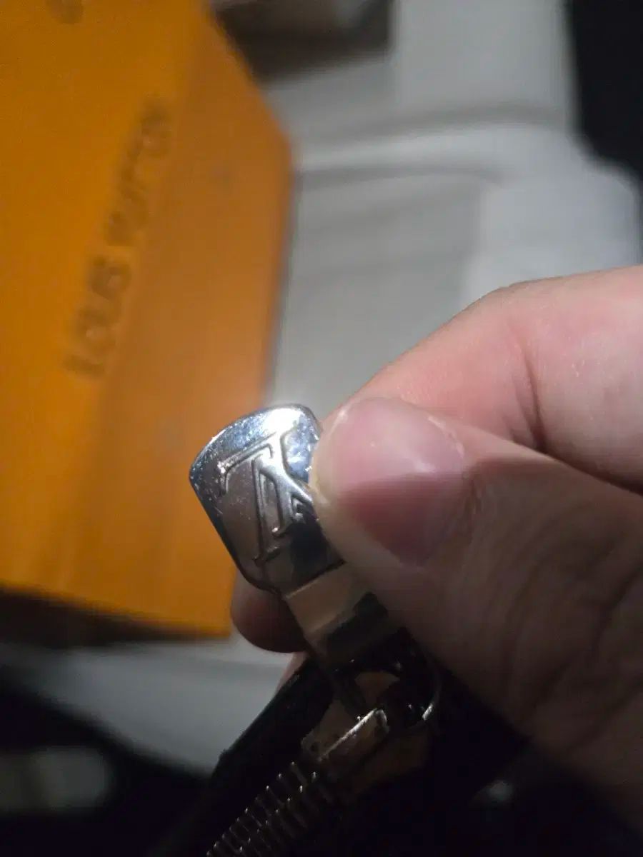 【美品】ルイヴィトン　ポシェット　ジュール　クラッチバッグ　エピ L字型 LOUIS VUITTON - 【美品】ルイヴィトン ポシェット ジュール