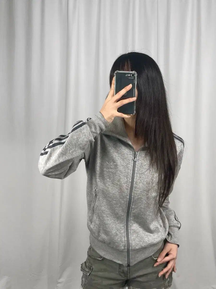 ビックロゴ グレー