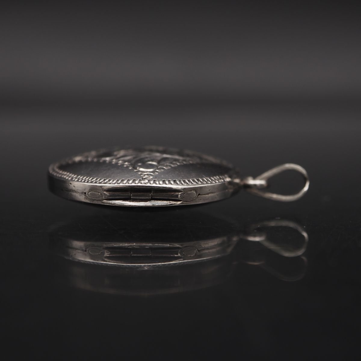 G935 ヴィンテージ SILVER刻印 ペンダント トップ ロケット 彫刻