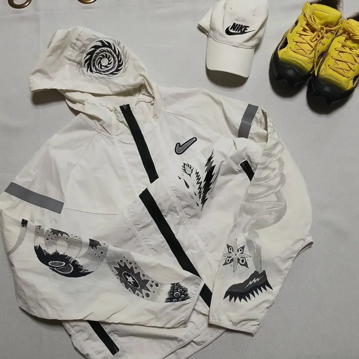 NIKE Nike(ナイキ） ワイルド・ラン ウインドブレーカー ジャケット