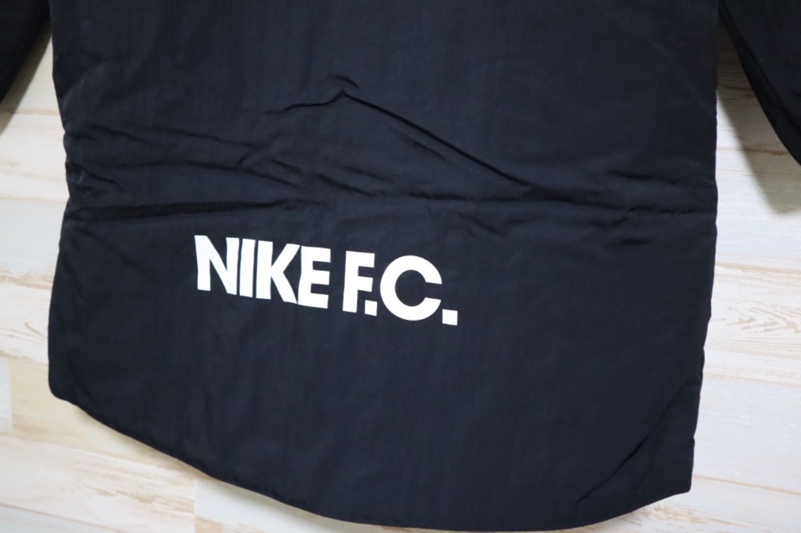 ギフ_包装 新品 NIKE FC ベンチコート S 定価24200円 DJ0992 中綿 kids